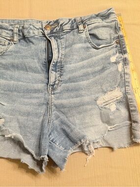 American Eagle Outfitters Light Blue Distressed Denim Shorts 16